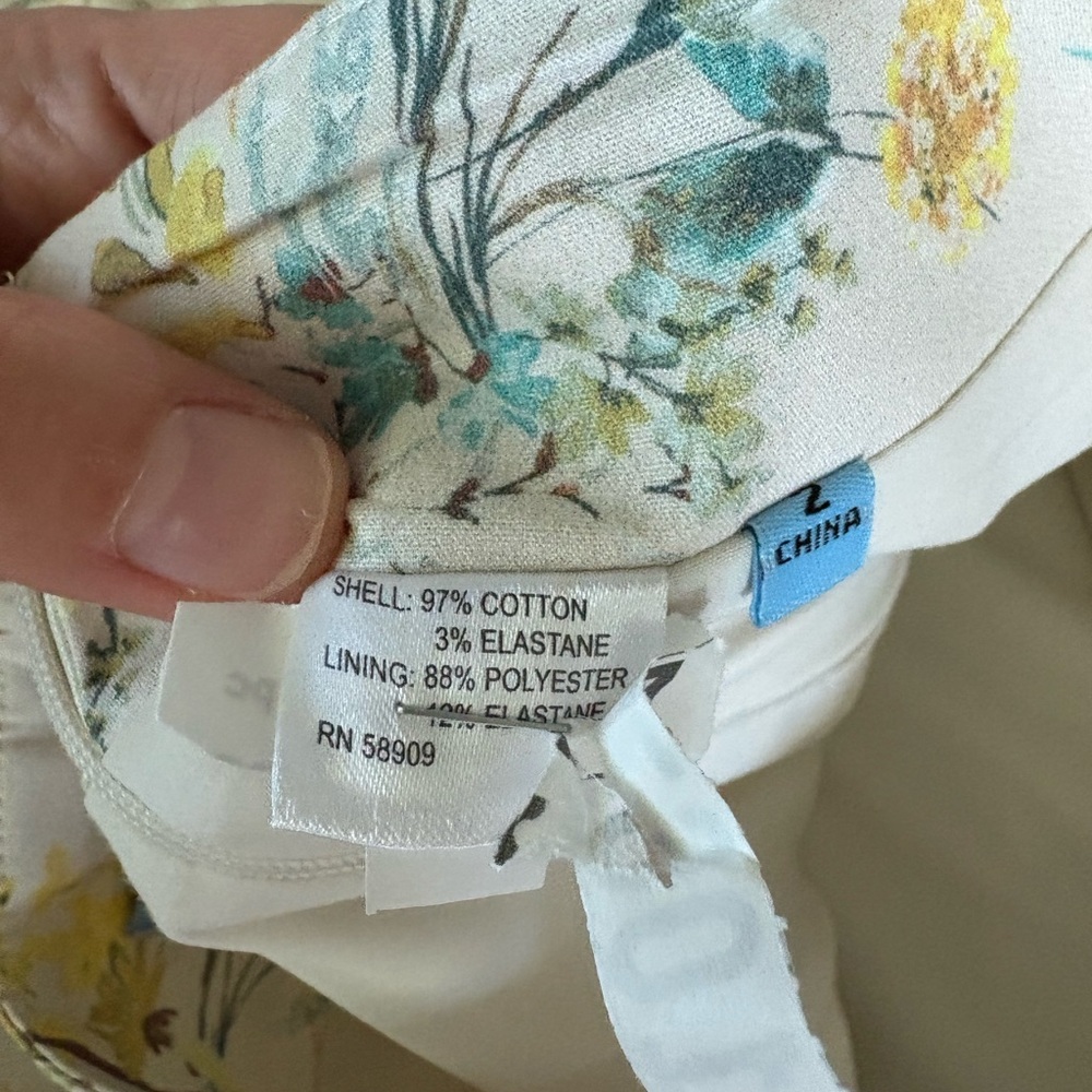 Antonio Melani Floral Cream Skirt Size 2 - Picture 9 of 9